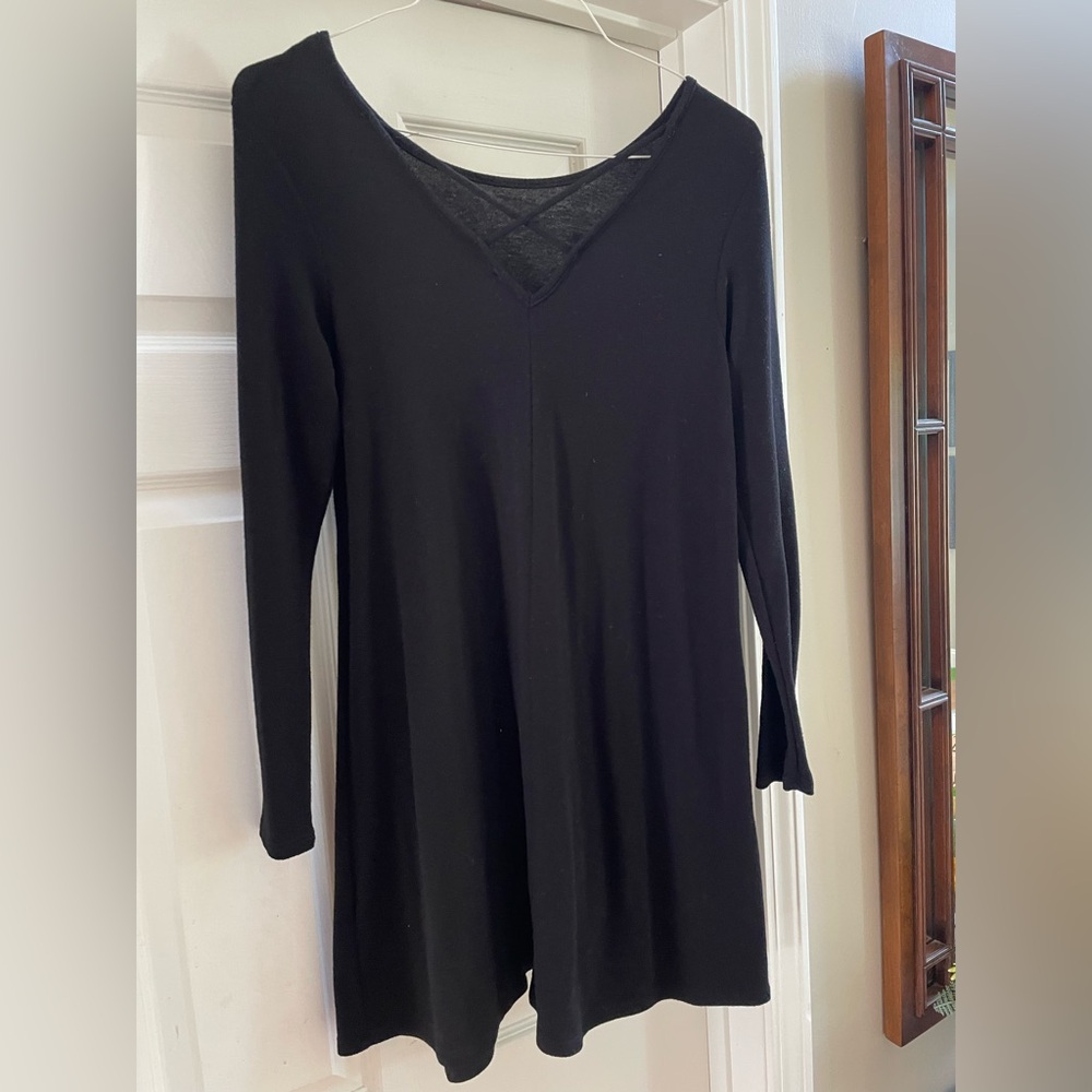 Alya
Black long sleeve dress
Medium - Picture 2 of 4